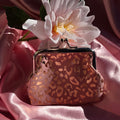 👛 Vintage clasp purse - leopard print