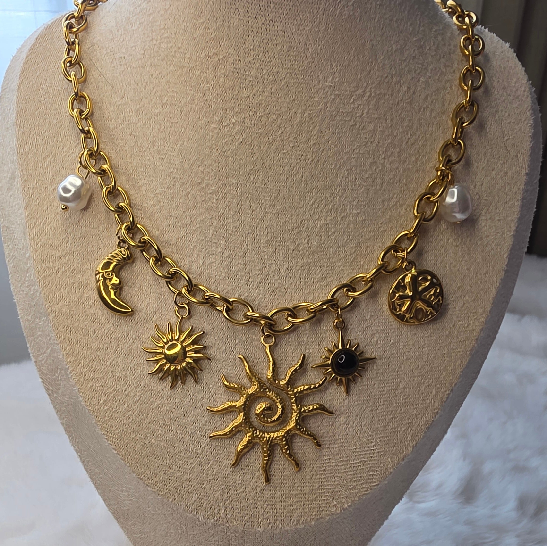 Collier Solara