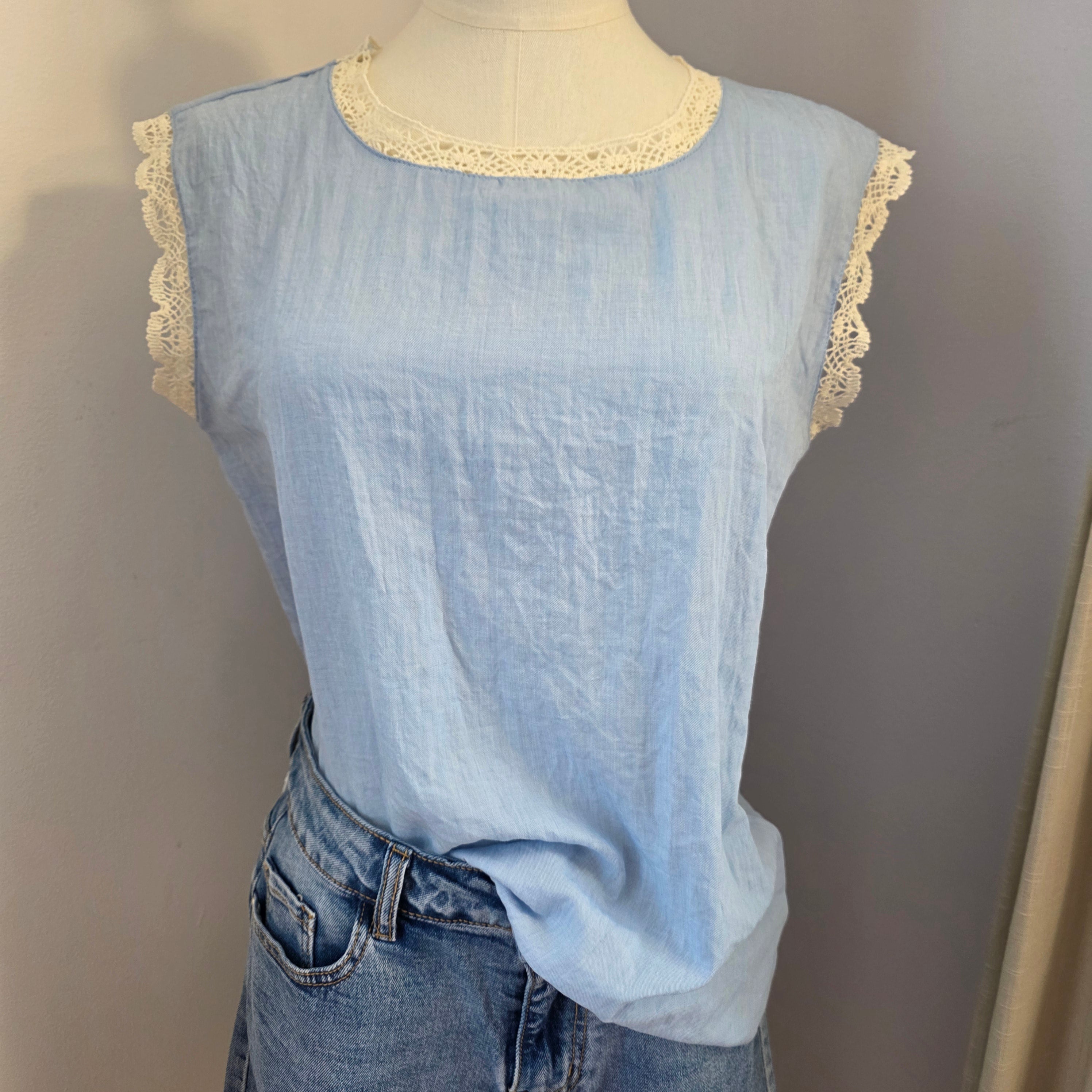 Top dentelé Bleu