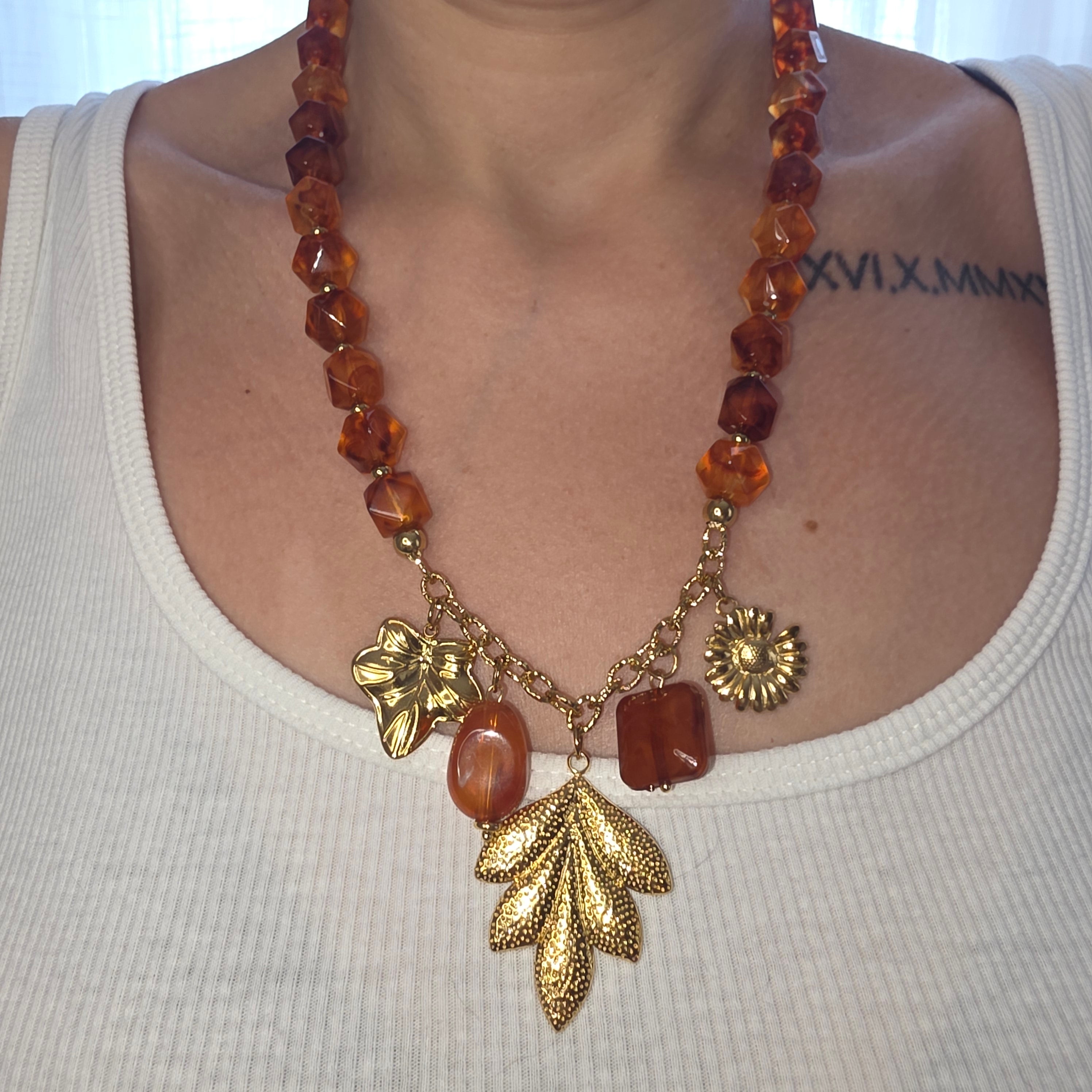 Collier Feuille Ambrée
