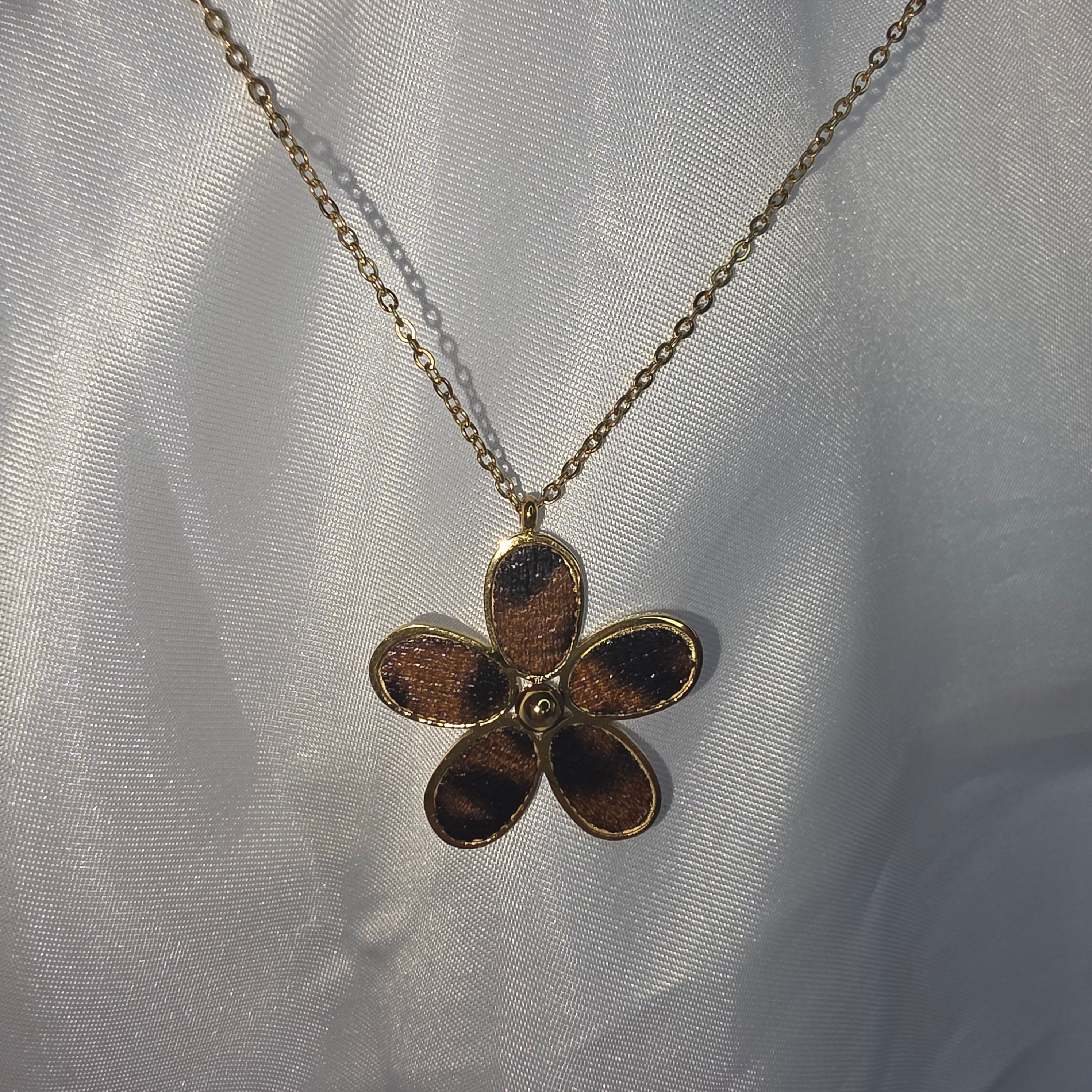 Collier Fauve
