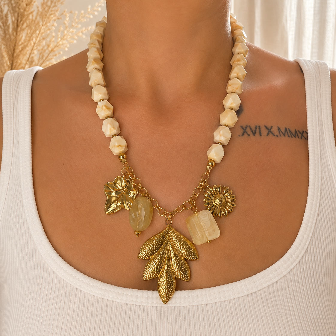 Collier Feuille Beige