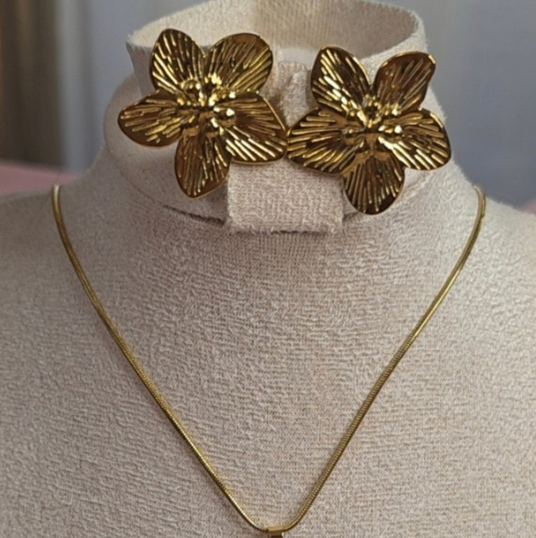 Ensemble collier et boucles d'oreilles Doréa